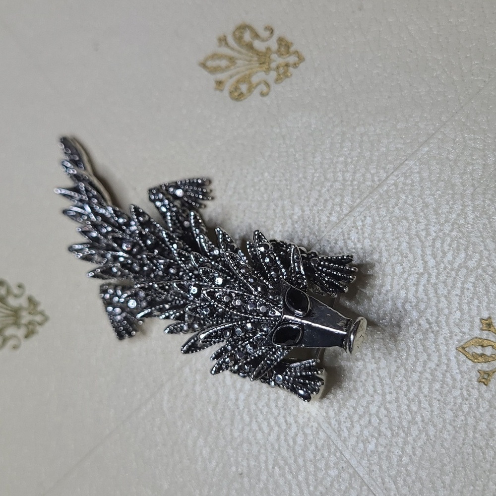 New Articulated Silvertone Hedgehog Brooch